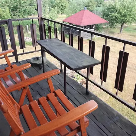 Warthe - Mitten In Der アパート